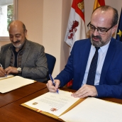 El presidente de la CH del Miño Sil, José Antonio Quiroga, y el alcalde de Ponferrada, Marco Antonio Morala durante la firma del convenio 
