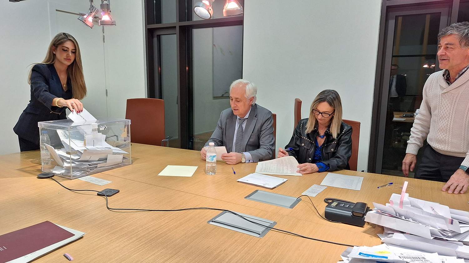 Imagen de las votaciones de los representantes para la Sala de Gobierno del Tribunal Superior de Justicia Imagen de las votaciones de los representantes para la Sala de Gobierno del Tribunal Superior de Justicia