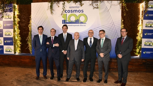 Celebración del centenario de Cosmos (2)