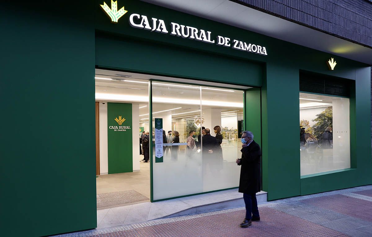 Inauguración de una nueva oficina de Caja Rural de Zamora en Madrid