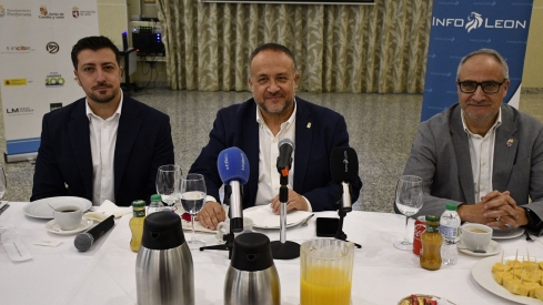 Desayuno InfoBierzo con Gerardo Álvarez Courel, presidente de la Diputación de León  (5)