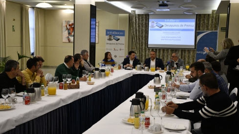 Desayuno InfoBierzo con Gerardo Álvarez Courel, presidente de la Diputación de León  (14)