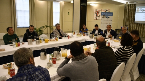 Desayuno InfoBierzo con Gerardo Álvarez Courel, presidente de la Diputación de León  (29)