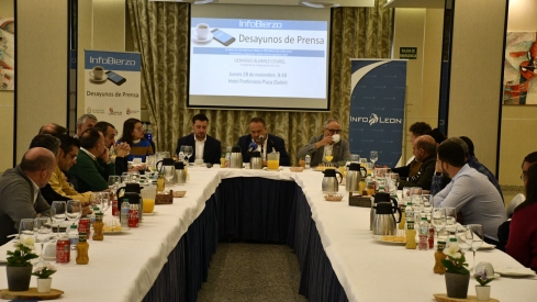 Desayuno InfoBierzo con Gerardo Álvarez Courel, presidente de la Diputación de León  (32)