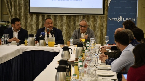 Desayuno InfoBierzo con Gerardo Álvarez Courel, presidente de la Diputación de León  (34)