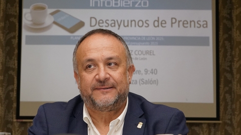 Gerardo Álvarez Courel, durante su participación en un desayuno informativo organizado por InfoBierzo