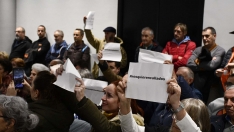 Pleno del Ayuntamiento de Ponferrada.  Vecinos del casco antiguo acuden a la sesión de este viernes contra la semipeatonalización