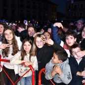 Niños durante el encendido de las luces de Navidad en Ponferrada 