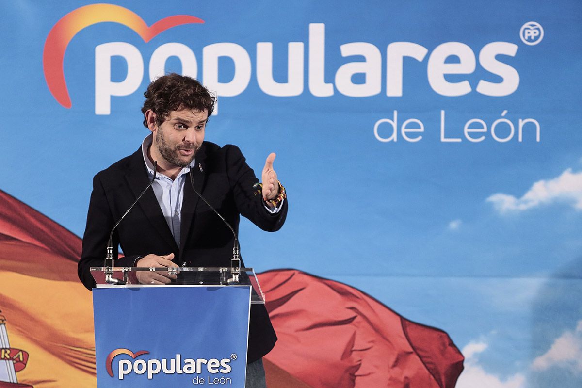 Alfonso Fernández Mañueco presenta su candidatura a la presidencia del PP de Castilla y León