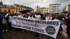 César Sánchez ICAL. Manifestación de la asociación oncobierzo para reclamar mejoras en el área de Oncología y todas las especialidades sanitarias en el área de salud del Bierzo (18)