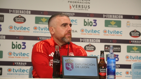 Javi Rey, ilusionado por el partido de Copa de la Ponferradina contra el Castellón: "Hay que recuperar sensaciones"