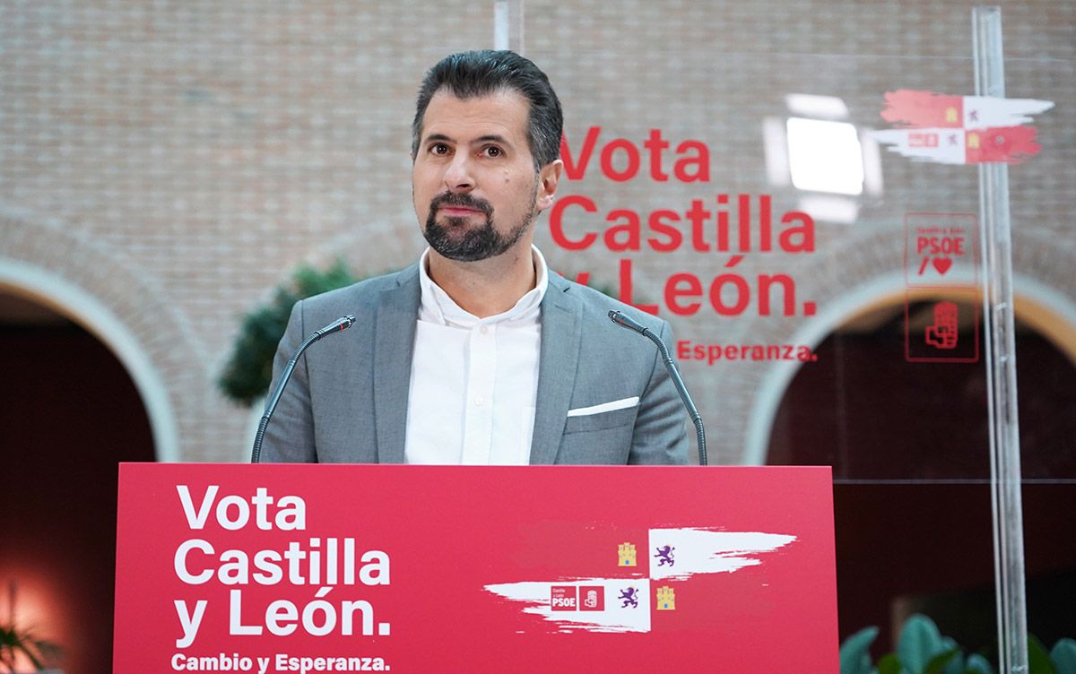 El candidato del PSOE a la Junta, Luis Tudanca, comparece para hacer balance de la campa�lectoral.