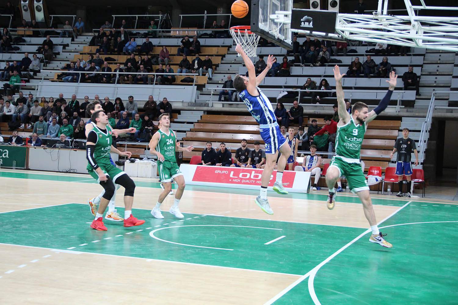 Baloncesto Clínica Ponferrada contra Huesca. Fotos de Celia Durán