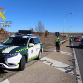Dos detenidos en Cabañas Raras después de darse a la fuga y cometer varias infracciones de tráfico