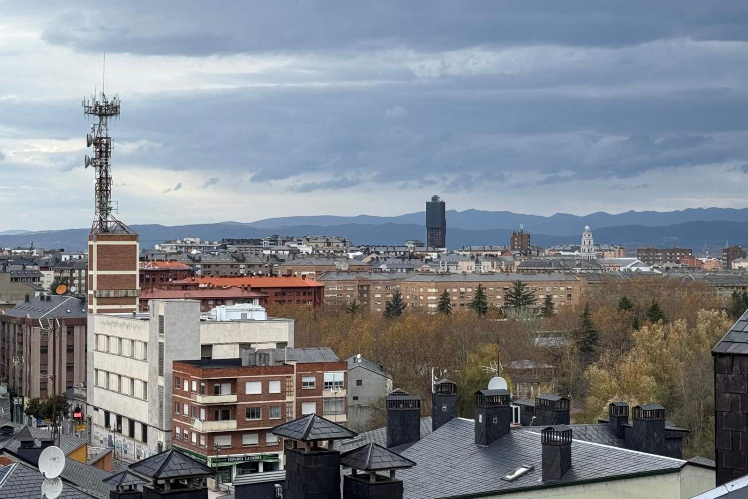 La curva demografica del Bierzo y Laciana sigue cayendo pese al leve repunte de nacimientos en 2024 