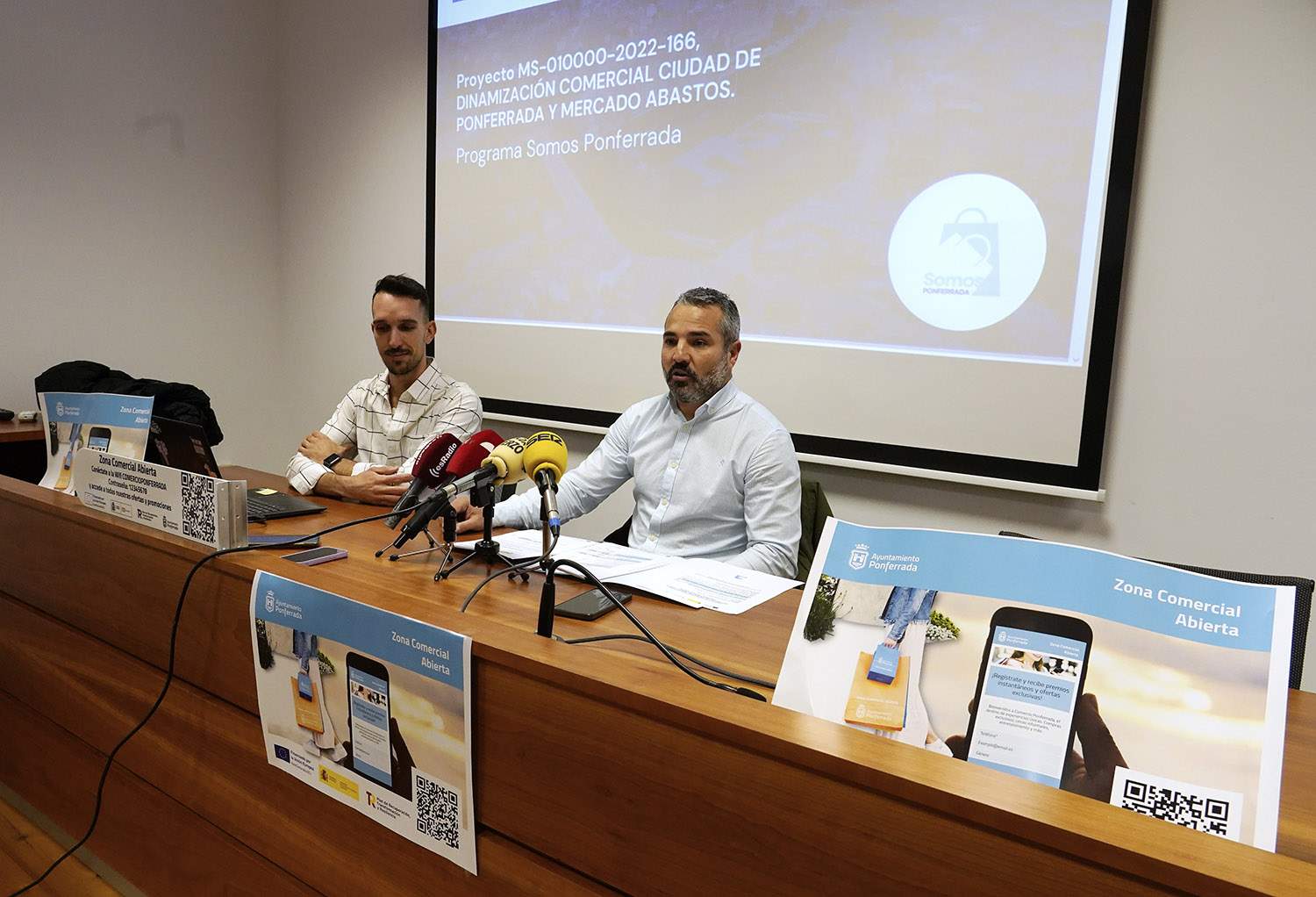 César Sánchez / ICAL. El Ayuntamiento de Ponferrada y la empresa Seeketing presentan el programa Somos Ponferrada, una herramienta de marketing digital dentro del proyecto de Dinamización Comercial Ciudad de Ponferrada y Mercado de Abastos César Sánchez / ICAL. El Ayuntamiento de Ponferrada y la empresa Seeketing presentan el programa Somos Ponferrada, una herramienta de marketing digital dentro del proyecto de Dinamización Comercial Ciudad de Ponferrada y Mercado de Abastos