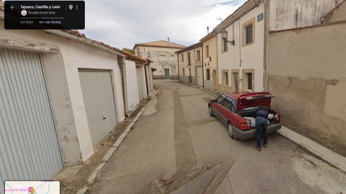 Google Maps pilla a hombre metiendo un cadáver en un coche en Soria