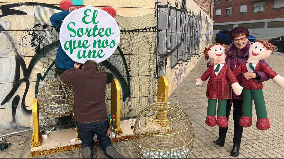 Balcón navideño de Carmen Rozas en Ponferrada Balcón navideño de Carmen Rozas en Ponferrada