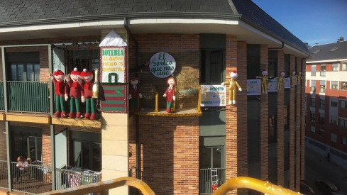 Balcón navideño de Carmen Rozas en Ponferrada