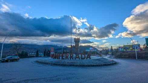 'Nuevo' Castillo instalado en la rotonda de Montearenas | Dani Merino 'Nuevo' Castillo instalado en la rotonda de Montearenas | Dani Merino