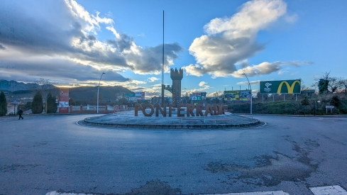 'Nuevo' Castillo instalado en la rotonda de Montearenas | Dani Merino 'Nuevo' Castillo instalado en la rotonda de Montearenas | Dani Merino