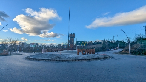 'Nuevo' Castillo instalado en la rotonda de Montearenas | Dani Merino 'Nuevo' Castillo instalado en la rotonda de Montearenas | Dani Merino