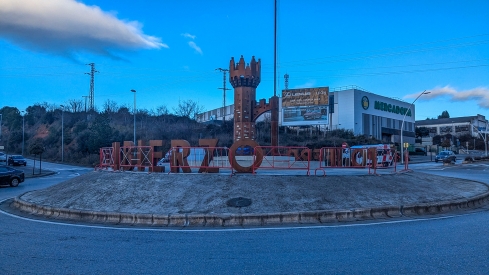 'Nuevo' Castillo instalado en la rotonda de Montearenas | Dani Merino 'Nuevo' Castillo instalado en la rotonda de Montearenas | Dani Merino