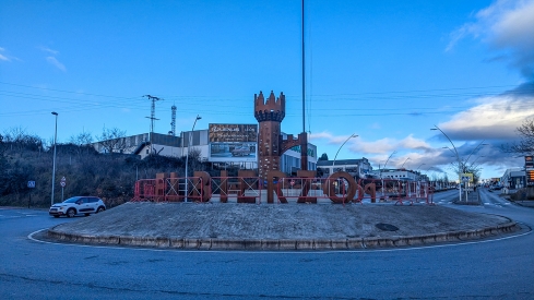 'Nuevo' Castillo instalado en la rotonda de Montearenas | Dani Merino 'Nuevo' Castillo instalado en la rotonda de Montearenas | Dani Merino