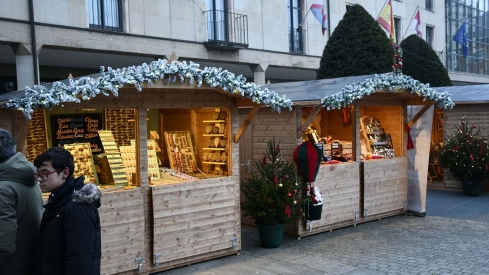 Inauguración pista de hielo y feria del producto artesano navideño de Ponferrada (6) Inauguración pista de hielo y feria del producto artesano navideño de Ponferrada (6)