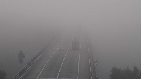 Niebla este sábado en la A 6 en El Bierzo.