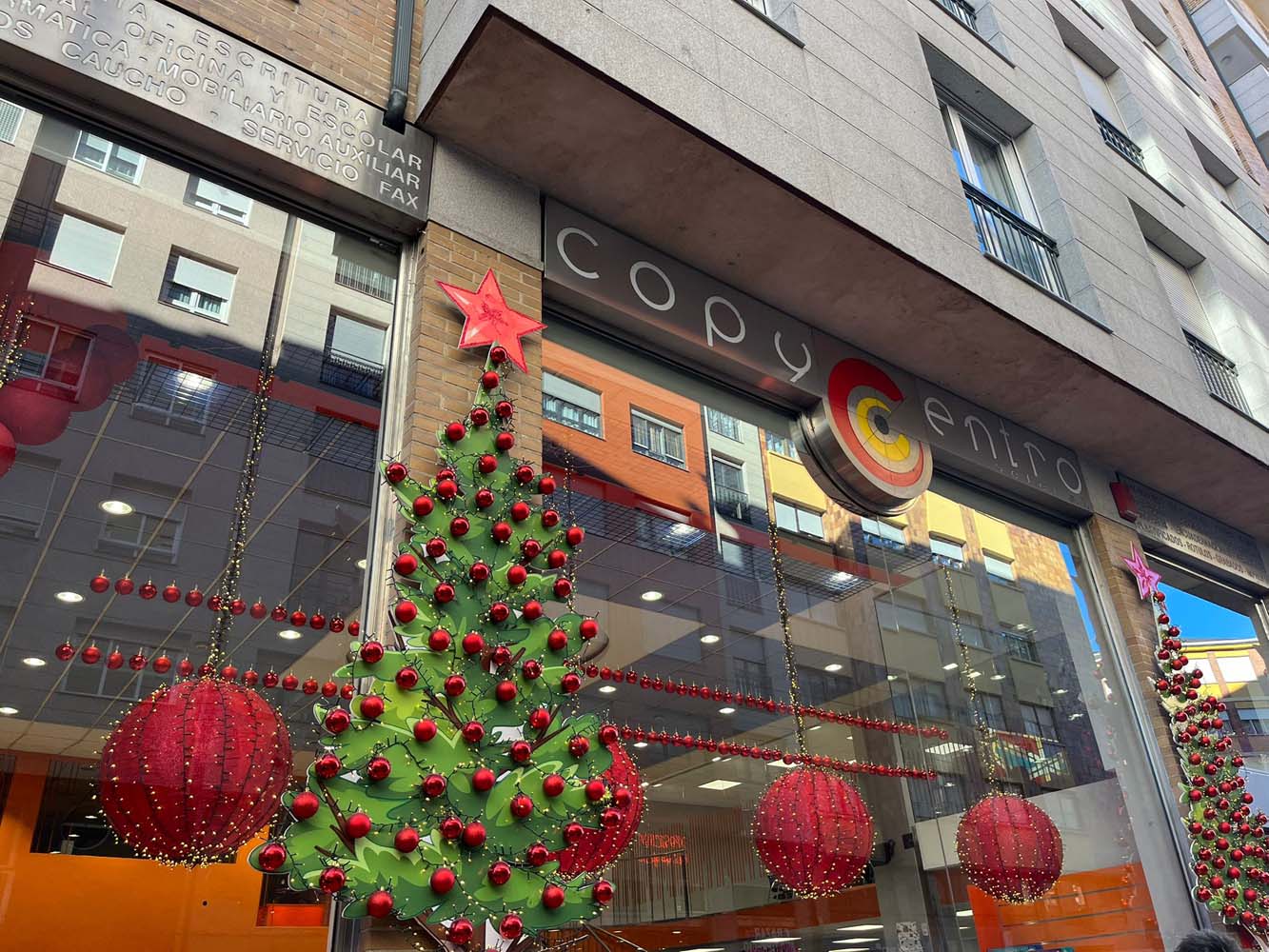 Ganadores del concurso de escaparates navideños de Ponferrada. Copycentro Ganadores del concurso de escaparates navideños de Ponferrada. Copycentro
