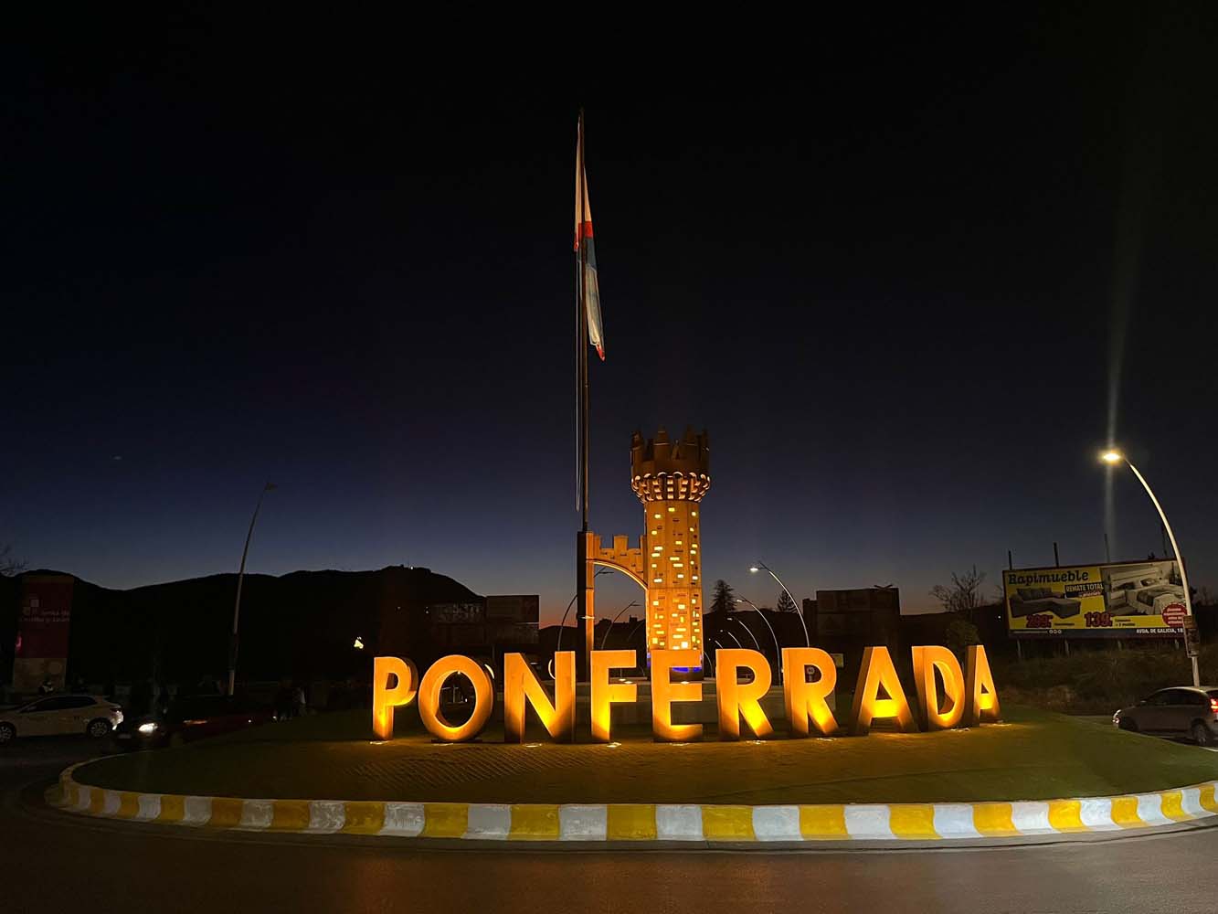 Nueva rotonda de acceso a Ponferrada con la representación del Castillo Templario (7)