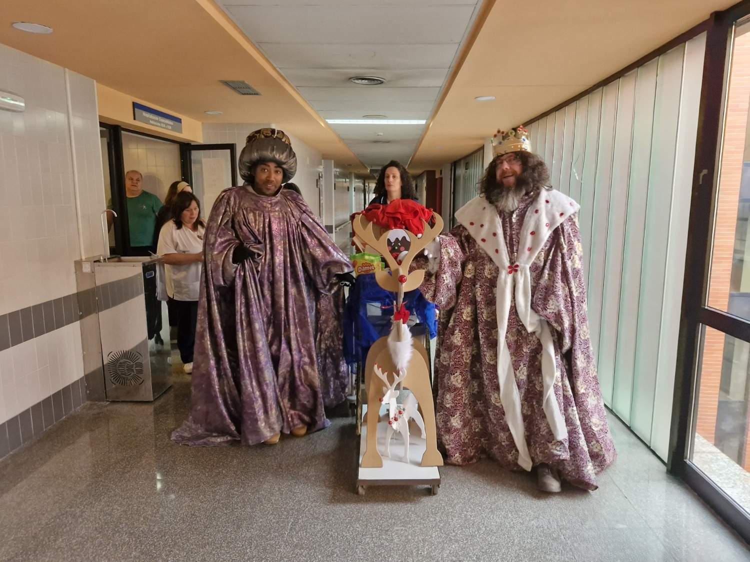Visita de los Reyes Magos al Hospital del Bierzo