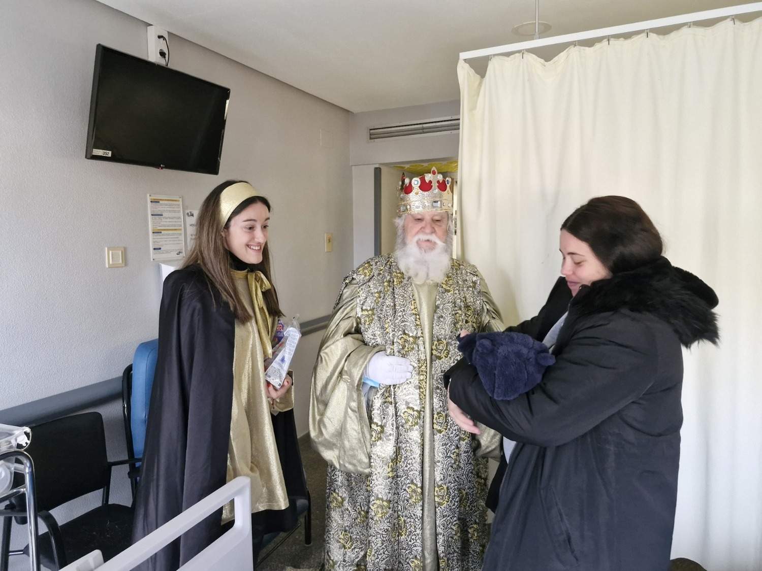 Visita de los Reyes Magos al Hospital del Bierzo