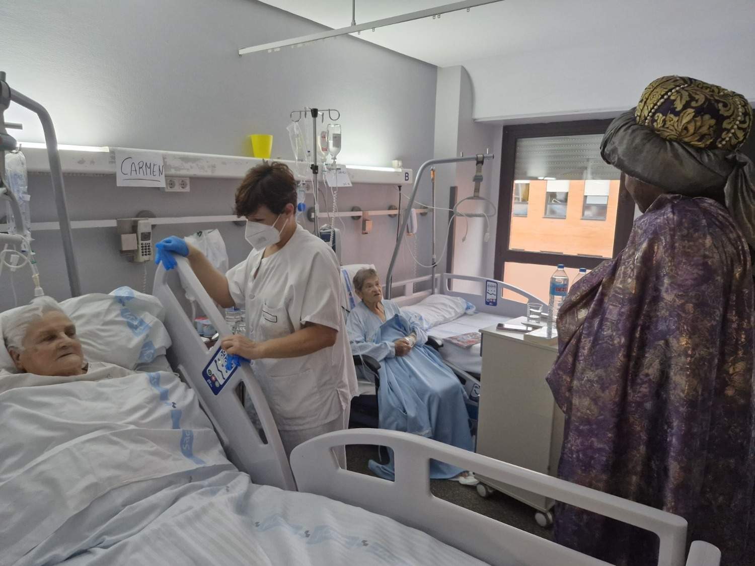 Visita de los Reyes Magos al Hospital del Bierzo