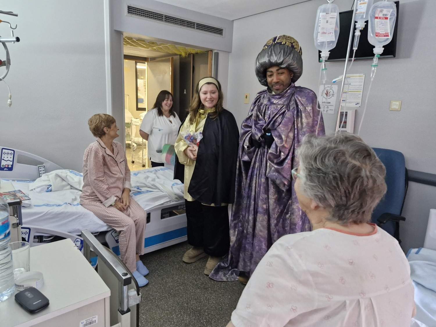 Visita de los Reyes Magos al Hospital del Bierzo