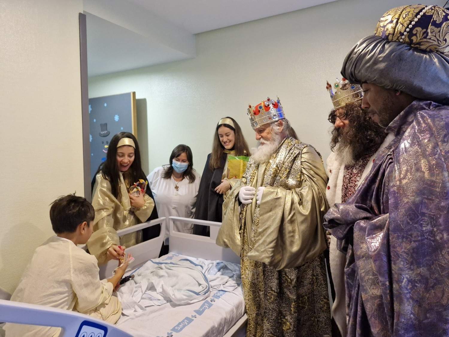 Visita de los Reyes Magos al Hospital del Bierzo