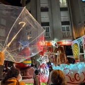 Paraguas para la lluvia de caramelos en la Cabalgata de Reyes de Ponferrada