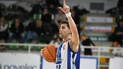 Kevin Navarro acaba su contrato con el Baloncesto Clínica Ponferrada