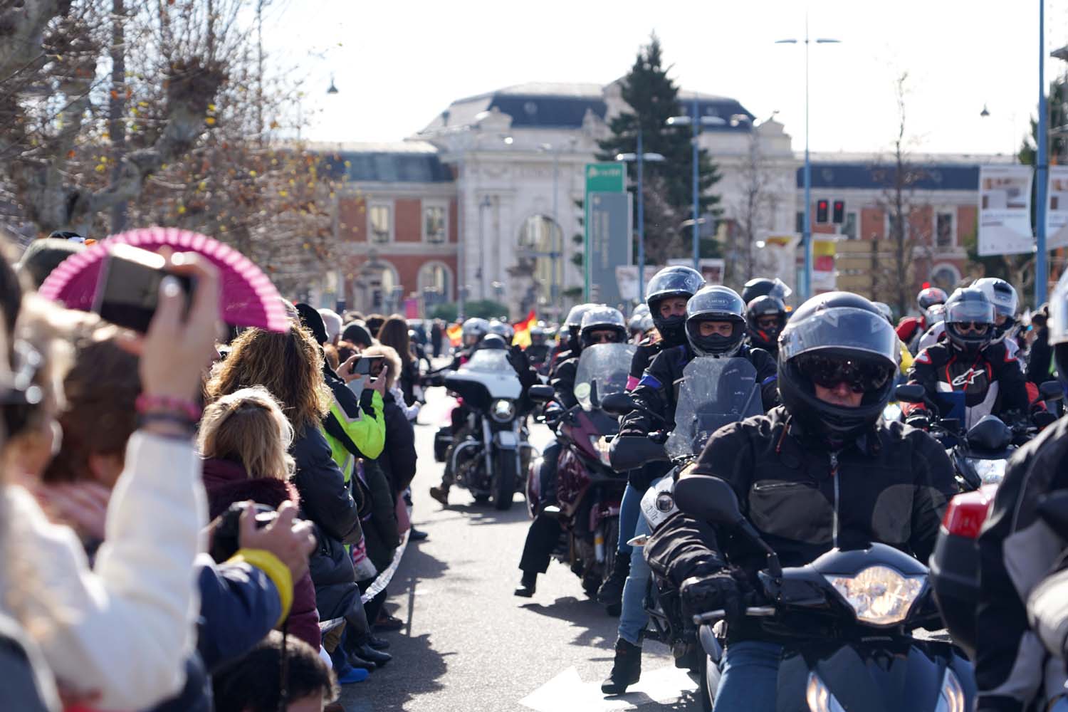 Valladolid vuelve a rugir con el desfile de banderas de Pingüinos (6)