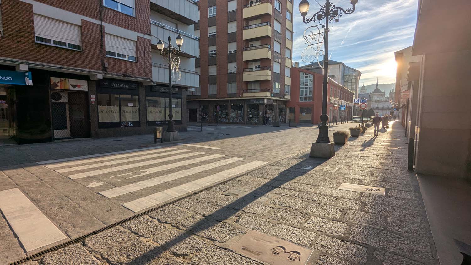 Obras de semipeatonalización de la calle Obispo Osmundo y el entorno del Bergidum (4)