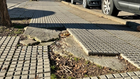Aceras en la Avda Castillo de Ponferrada 
