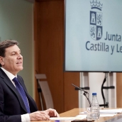 Eduardo Margareto ICAL. El consejero de Economía y Hacienda y portavoz, Carlos Fernández Carriedo, comparece en rueda de prensa posterior al Consejo de Gobierno