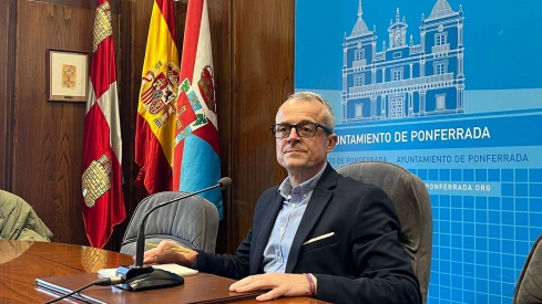 El concejal de Hacienda y Personal del Ayuntamiento de Ponferrada, Luis Antonio Moreno, en la convocatoria de este viernes
