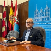 El concejal de Hacienda y Personal del Ayuntamiento de Ponferrada, Luis Antonio Moreno, en la convocatoria de este viernes