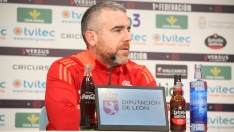 Javi Rey quiere una Ponferradina ambiciosa en Barcelona: "Tenemos que afrontar cada partido como una final"