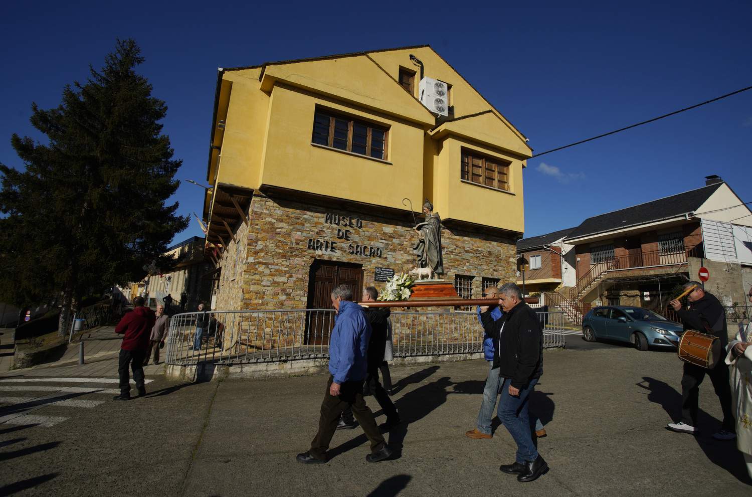Las tallas de San Antonio y San Francisco de la antigua Ermita de San Antonio de Bembibre, custodiadas en el santuario del Santo Ecce-Homo | César Sánchez / ICAL Las tallas de San Antonio y San Francisco de la antigua Ermita de San Antonio de Bembibre, custodiadas en el santuario del Santo Ecce-Homo | César Sánchez / ICAL