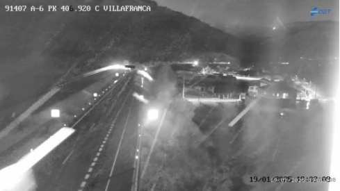 Tramo de la A-6 afectado por la nieve