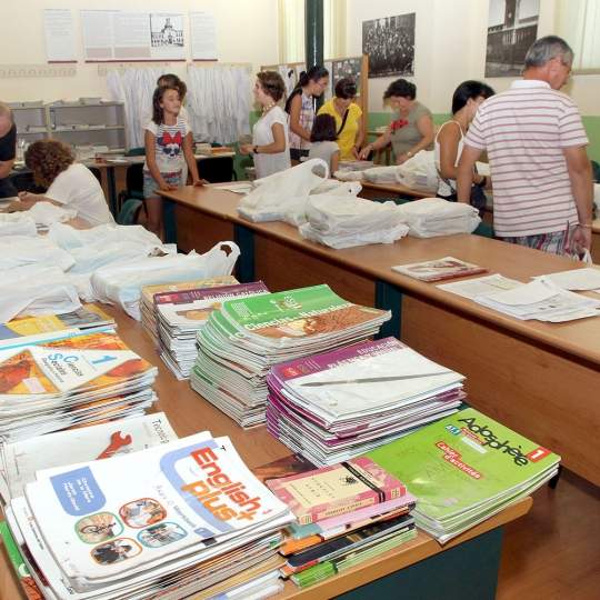 Brágimo ICAL . Programa Releo, de préstamo de libros de texto, en el Insituto Jorge Manrique Brágimo ICAL . Programa Releo, de préstamo de libros de texto, en el Insituto Jorge Manrique