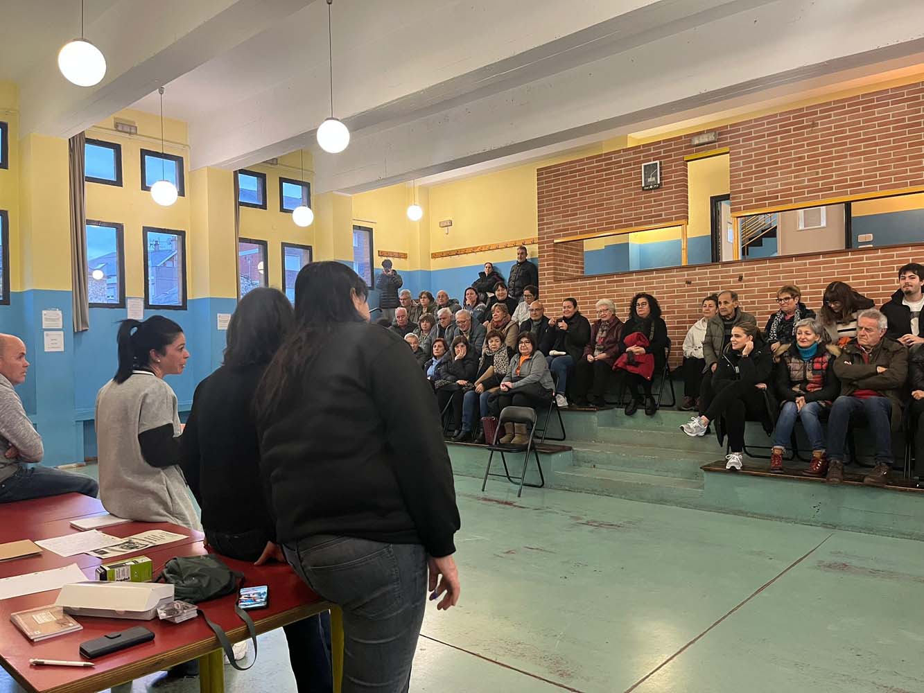 Asociación de Vecinos Las Vías de Cuatrovientos (5) Asociación de Vecinos Las Vías de Cuatrovientos (5)